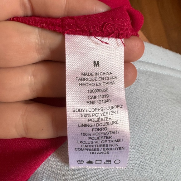 Dynamite red tank with tie sleeves - Picture 5 of 6